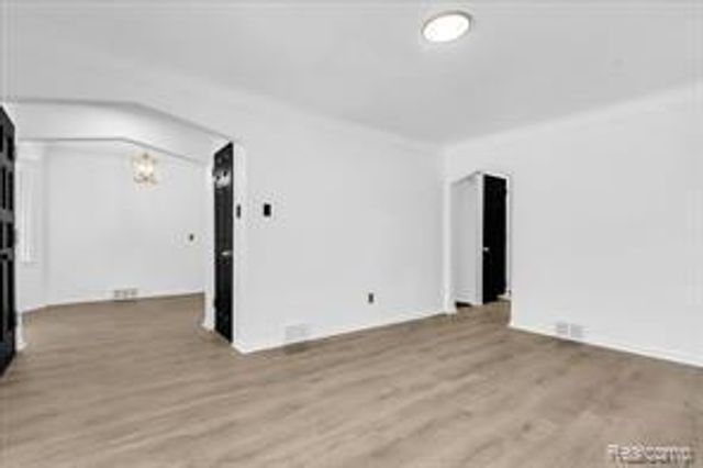 19703 Mansfield Street, Detroit, MI 48235