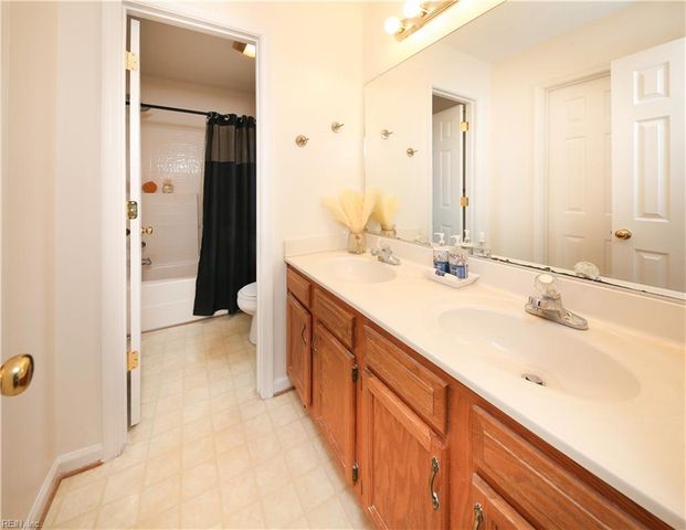 1204 Woods Edge CIR, Suffolk, VA 23434