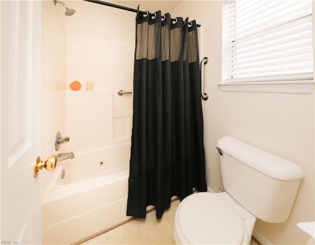 1204 Woods Edge CIR, Suffolk, VA 23434