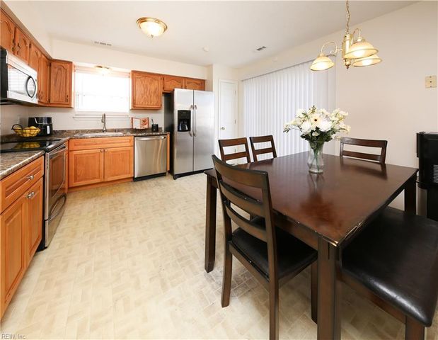 1204 Woods Edge CIR, Suffolk, VA 23434