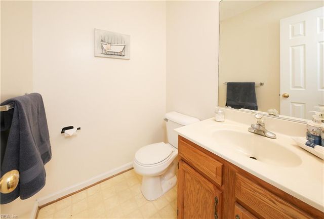 1204 Woods Edge CIR, Suffolk, VA 23434