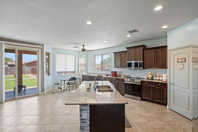 37668 W VERA CRUZ Drive, Maricopa, AZ 85138