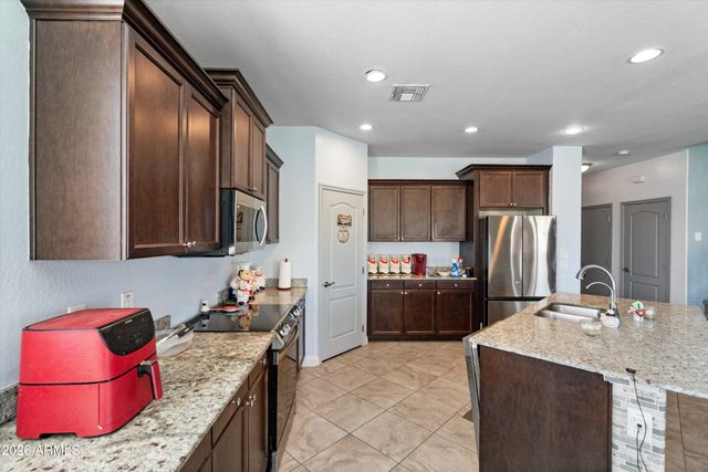 37668 W VERA CRUZ Drive, Maricopa, AZ 85138