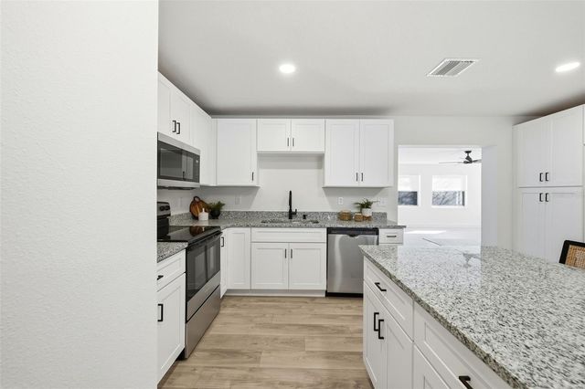 516 S PARK AVENUE, Orange City, FL 32763