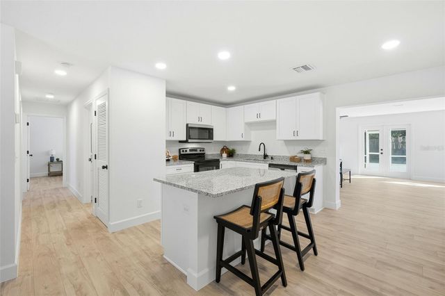 516 S PARK AVENUE, Orange City, FL 32763