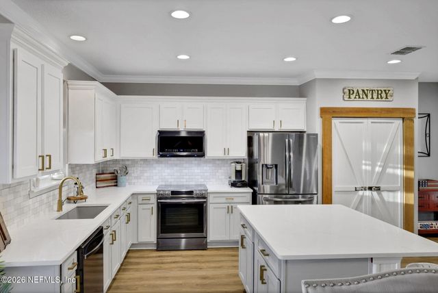 1452 SHADOW CREEK Drive, Orange Park, FL 32065