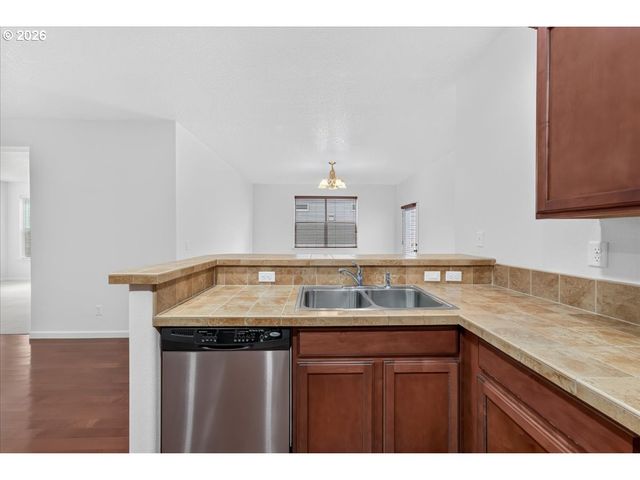 5335 Se LONE OAK St, Hillsboro, OR 97123