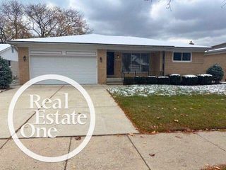 22506 Corteville Street, Saint Clair Shores, MI 48081