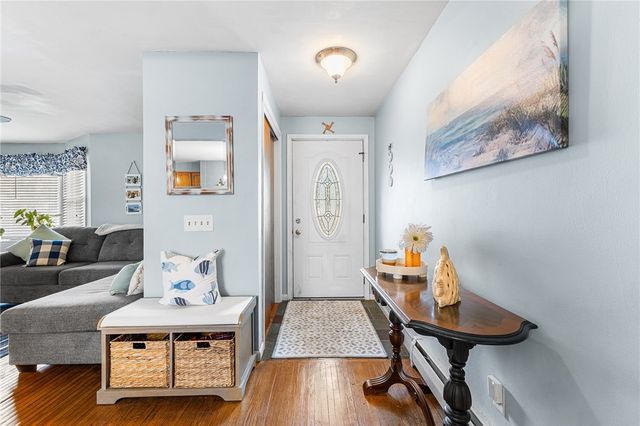 331 El Mar Drive, Greece, NY 14616