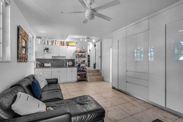 7340 SW 18th St Road, Miami, FL 33155