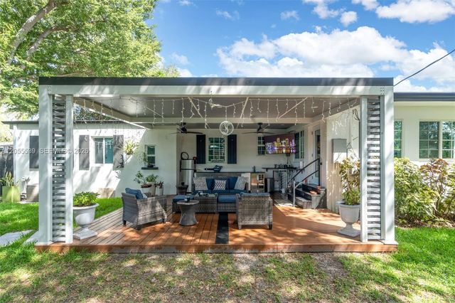 7340 SW 18th St Road, Miami, FL 33155