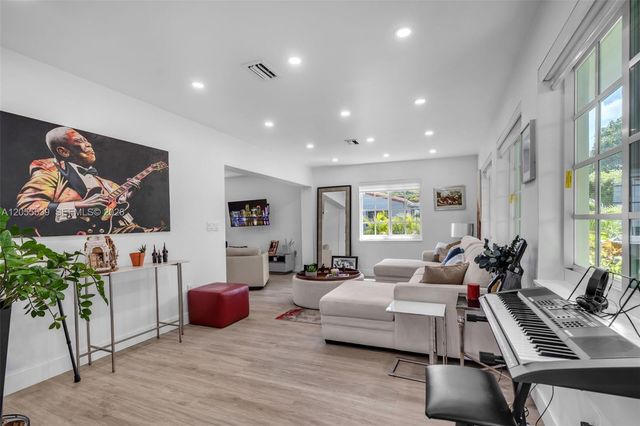 7340 SW 18th St Road, Miami, FL 33155