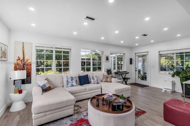 7340 SW 18th St Road, Miami, FL 33155