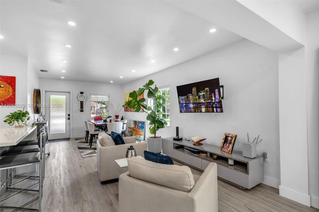 7340 SW 18th St Road, Miami, FL 33155