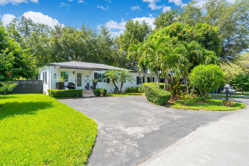 7340 SW 18th St Road, Miami, FL 33155