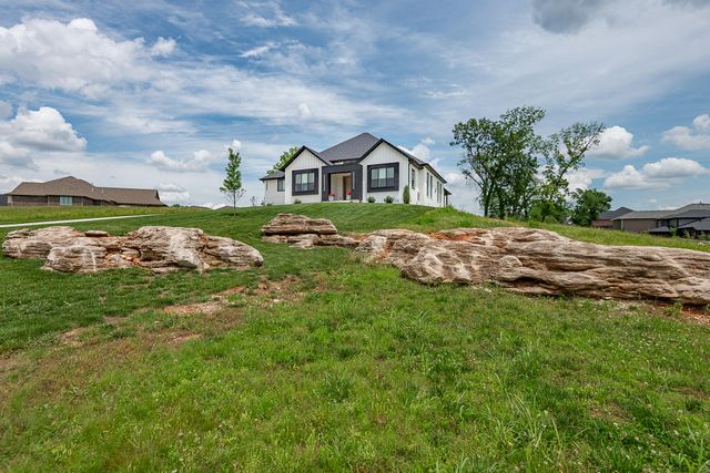 5980 S Dollison Avenue, Springfield, MO 65810