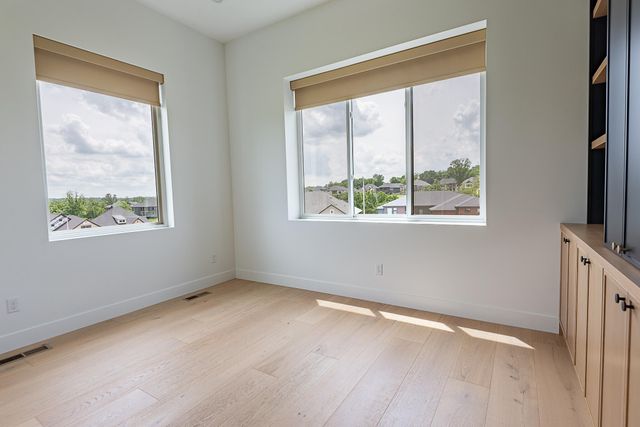 5980 S Dollison Avenue, Springfield, MO 65810