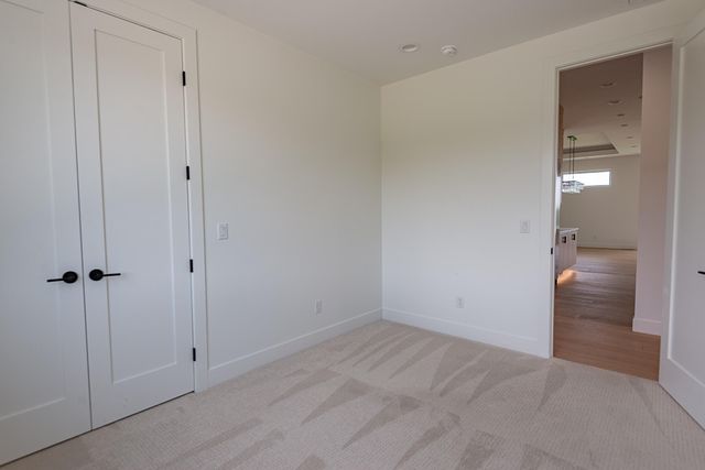 5980 S Dollison Avenue, Springfield, MO 65810
