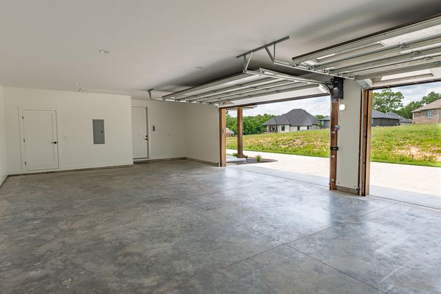 5980 S Dollison Avenue, Springfield, MO 65810