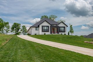 5980 S Dollison Avenue, Springfield, MO 65810