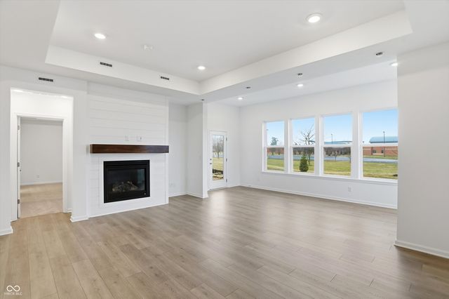 7216 Portico Lane, Mccordsville, IN 46055