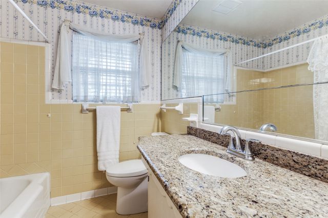 9210 Larchwood Drive, Dallas, TX 75238