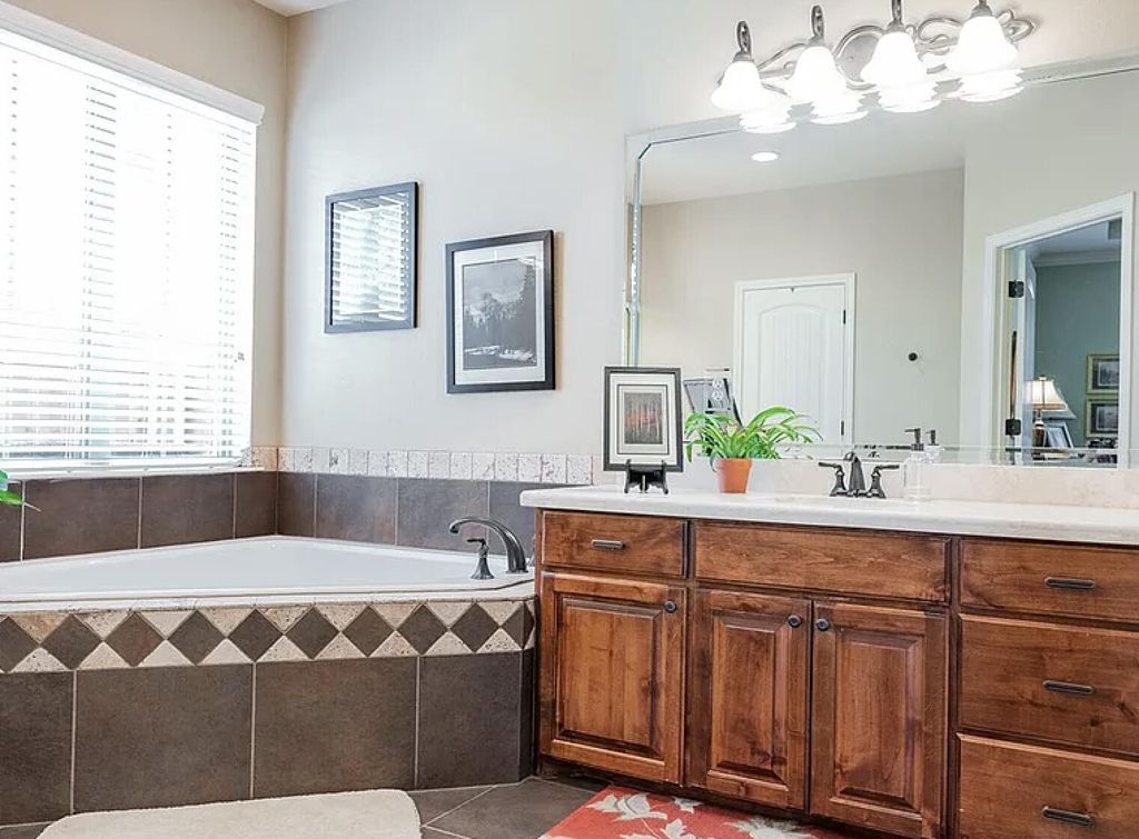 Image 15 of property listing at 6102 Hallye Court, San Angelo, TX 76904