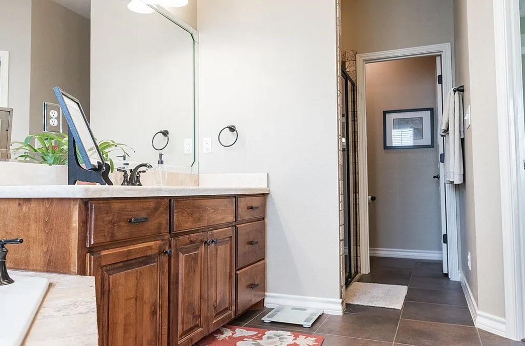 Image 16 of property listing at 6102 Hallye Court, San Angelo, TX 76904