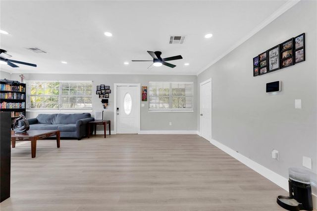 16895 NE 4th Pl, North Miami Beach, FL 33162