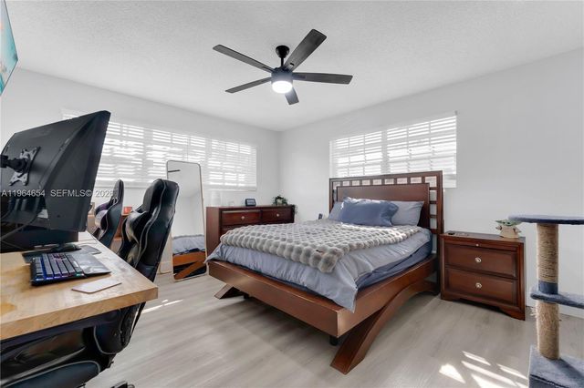 16895 NE 4th Pl, North Miami Beach, FL 33162