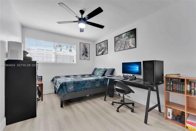 16895 NE 4th Pl, North Miami Beach, FL 33162