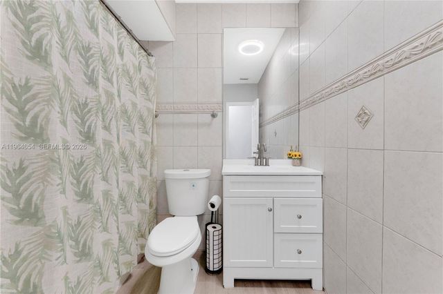 16895 NE 4th Pl, North Miami Beach, FL 33162