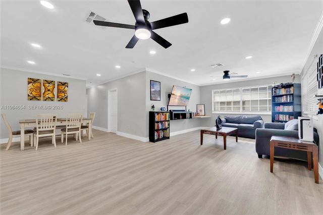 16895 NE 4th Pl, North Miami Beach, FL 33162