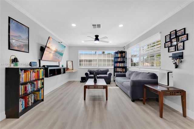 16895 NE 4th Pl, North Miami Beach, FL 33162