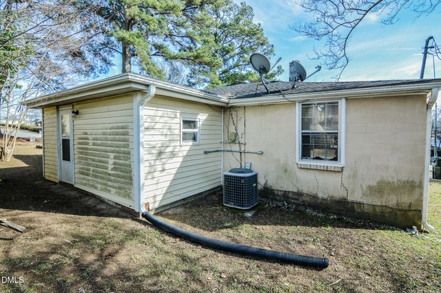 314 S Robertson Street, Clayton, NC 27520