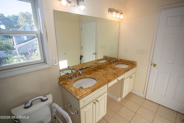 2 1st Street, Sayreville, NJ 08872