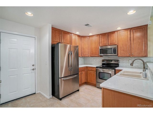 2225 Calais Dr 9E, Longmont, CO 80504