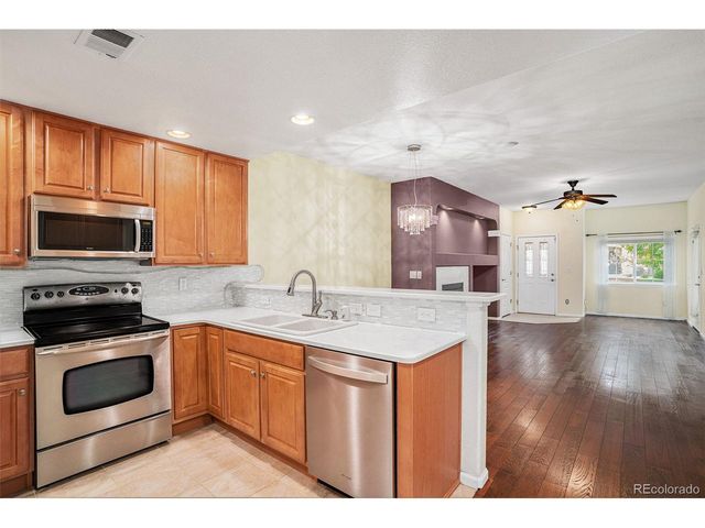 2225 Calais Dr 9E, Longmont, CO 80504