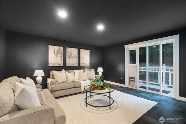 1215 293rd Avenue NE, Carnation, WA 98014