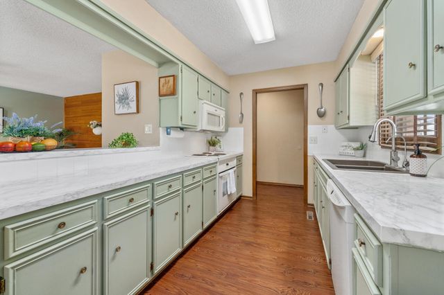 2027 W 27th St N, Wichita, KS 67204