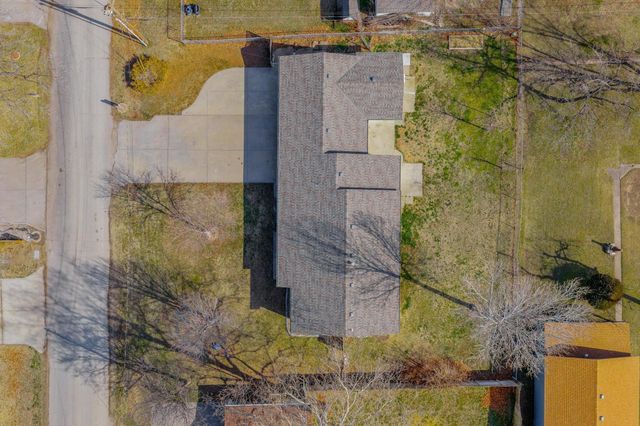 2027 W 27th St N, Wichita, KS 67204