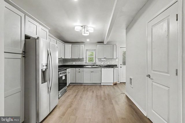 31 CHESTNUT ST, Steelton, PA 17113