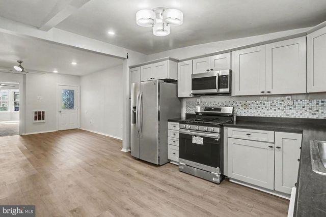 31 CHESTNUT ST, Steelton, PA 17113