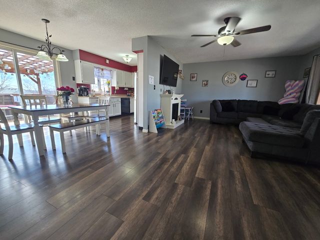 812 10th Avenue, Fulton, IL 61252