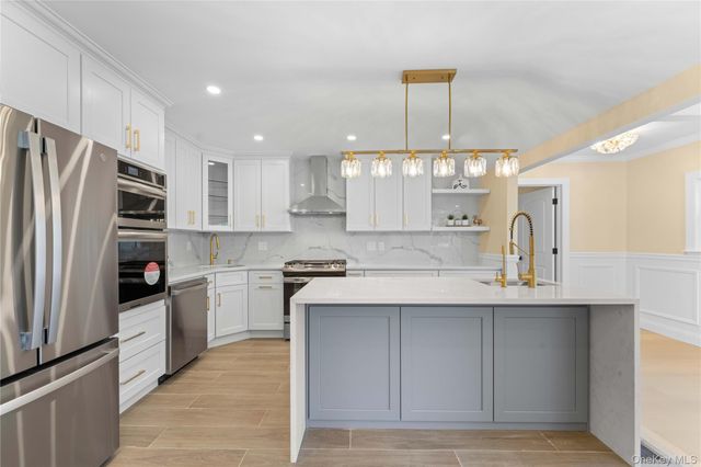 1059 Denton Avenue, Manhasset Hills, NY 11040