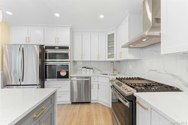 1059 Denton Avenue, Manhasset Hills, NY 11040