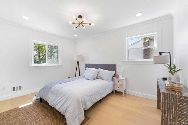 1059 Denton Avenue, Manhasset Hills, NY 11040
