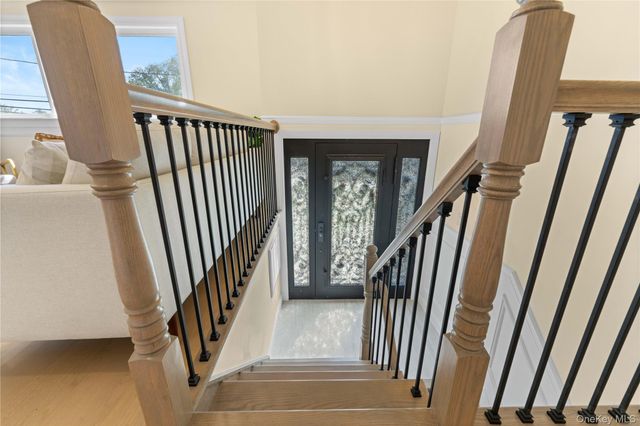 1059 Denton Avenue, Manhasset Hills, NY 11040