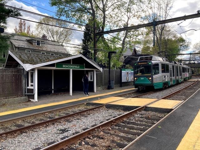 36 Beaconsfield Rd 2, Brookline, MA 02445