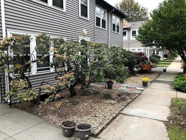 36 Beaconsfield Rd 2, Brookline, MA 02445